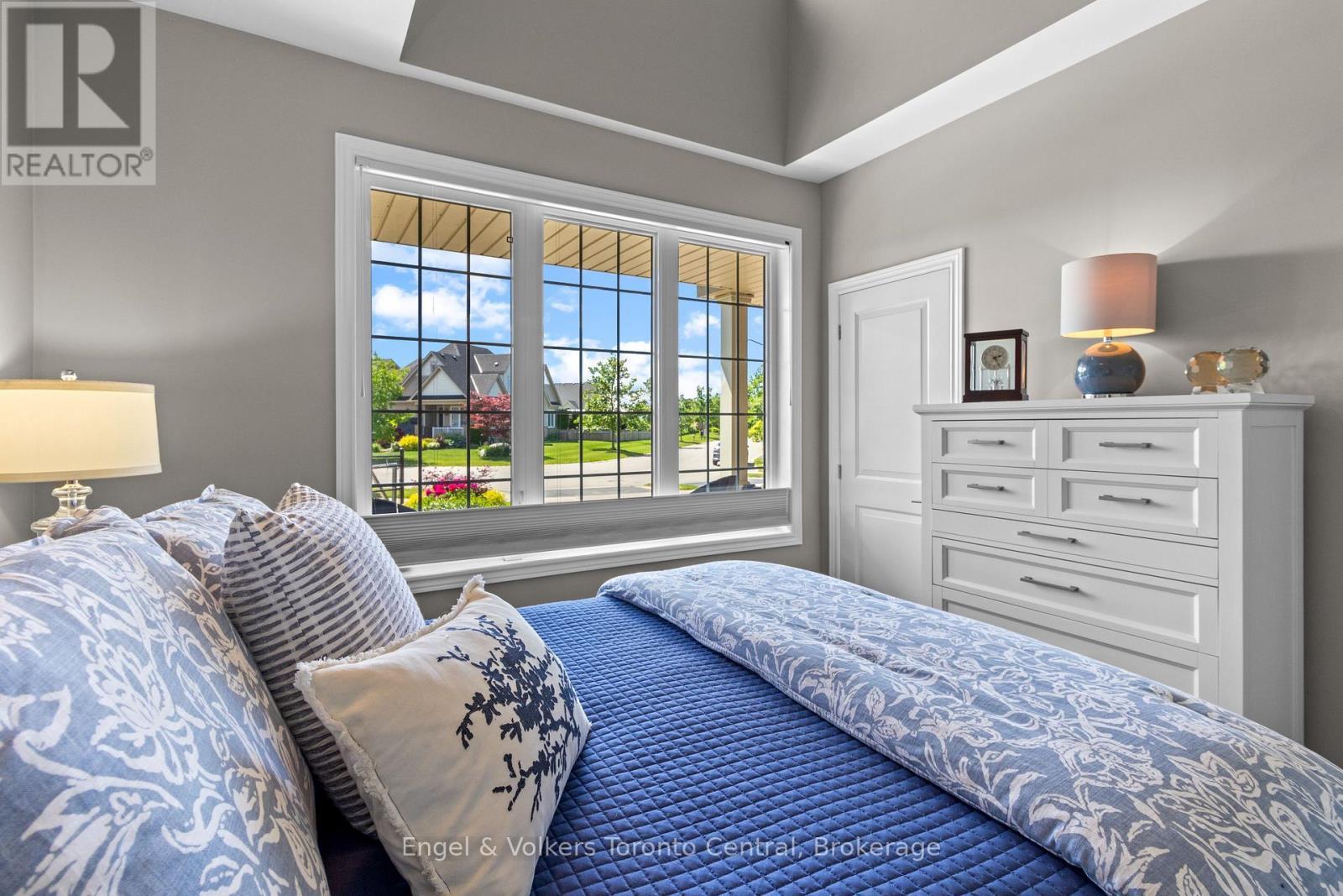42 Silver Crescent, Collingwood, ON - Indoor Photo Showing Bedroom