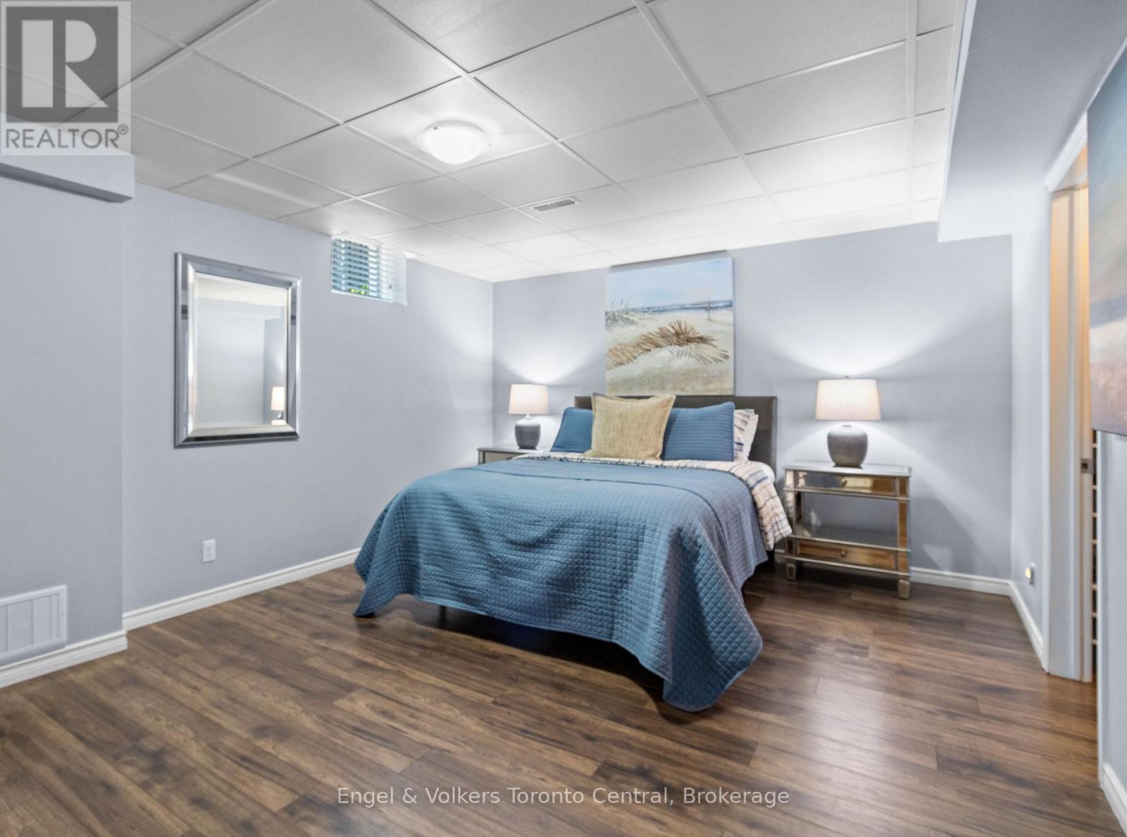 42 Silver Crescent, Collingwood, ON - Indoor Photo Showing Bedroom