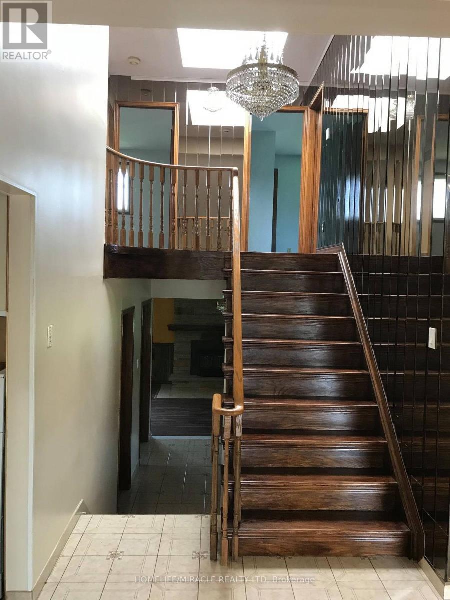 850 Chippenham Drive, Mississauga, ON