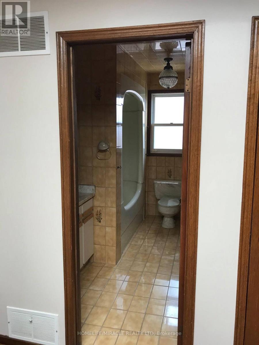 850 Chippenham Drive, Mississauga, ON