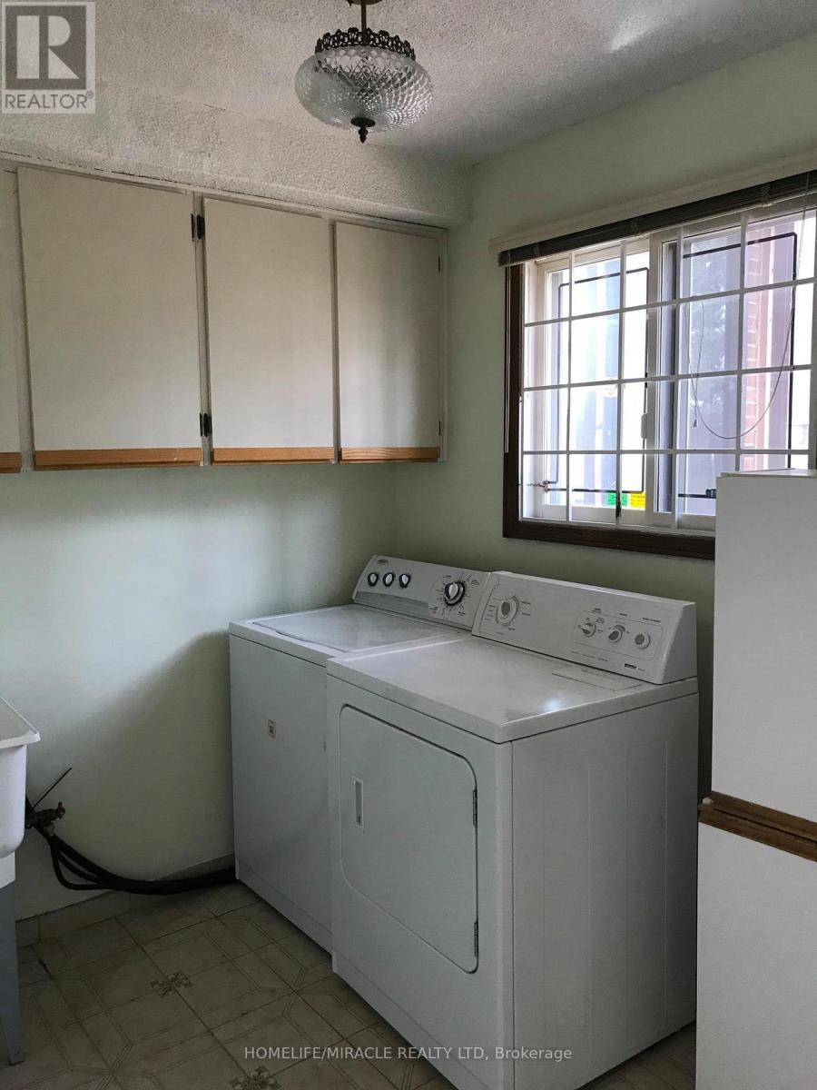 850 Chippenham Drive, Mississauga, ON