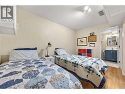 Den on lower level with ensute -