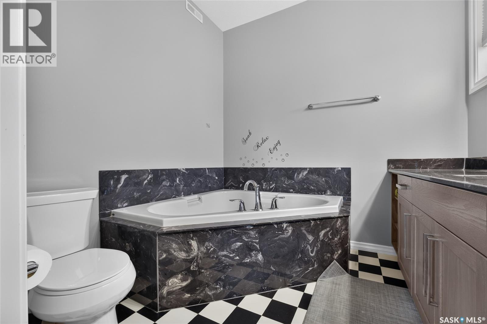 2801 Ridgway Avenue, Regina, SK