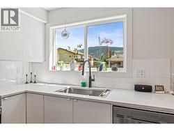 Lower Suite-kitchen -