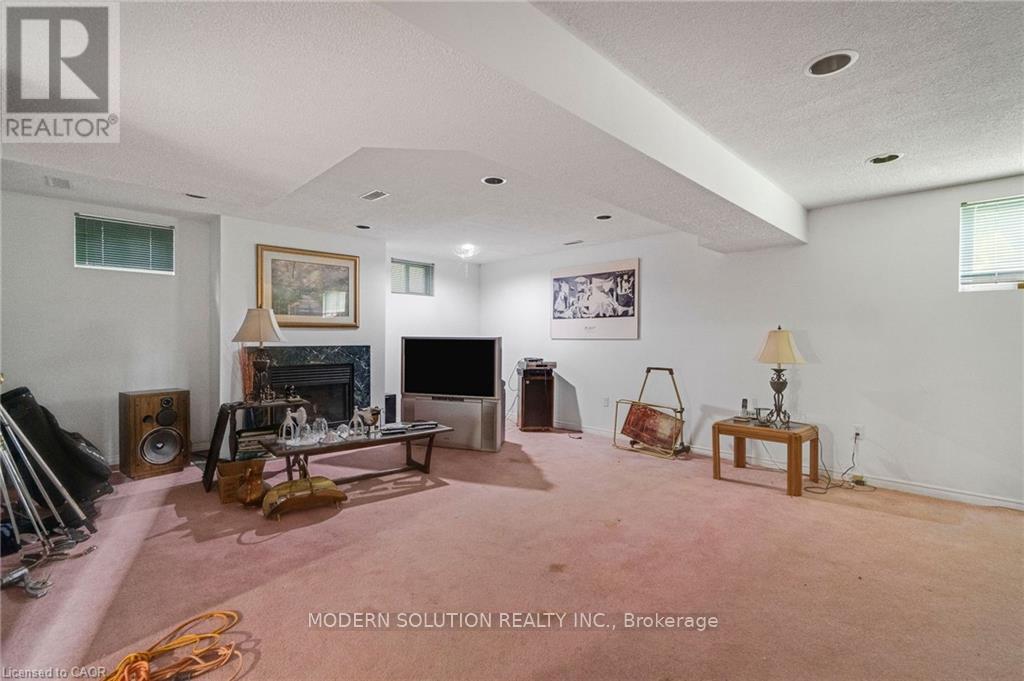 108 Fassett Court, Hamilton, ON
