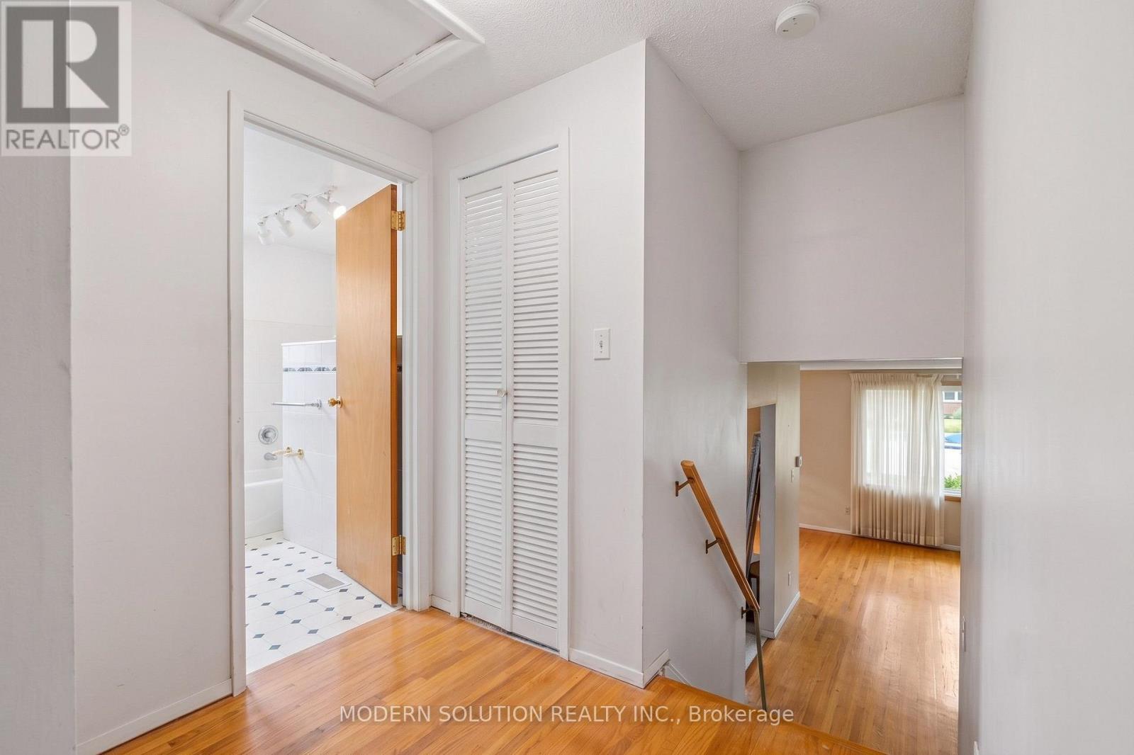 108 Fassett Court, Hamilton, ON - Indoor Photo Showing Other Room