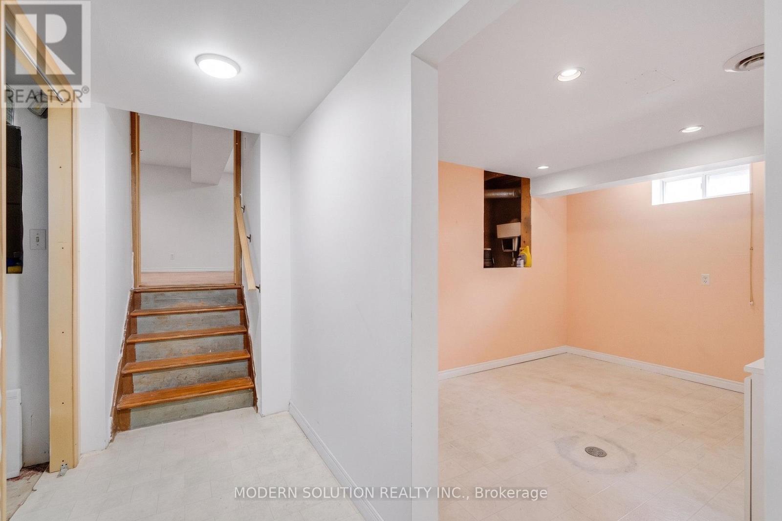108 Fassett Court, Hamilton, ON - Indoor