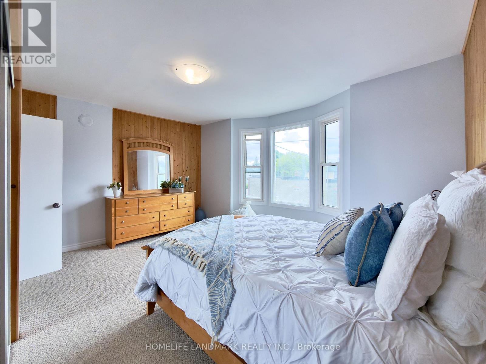 67 Banting Avenue, Oshawa, ON