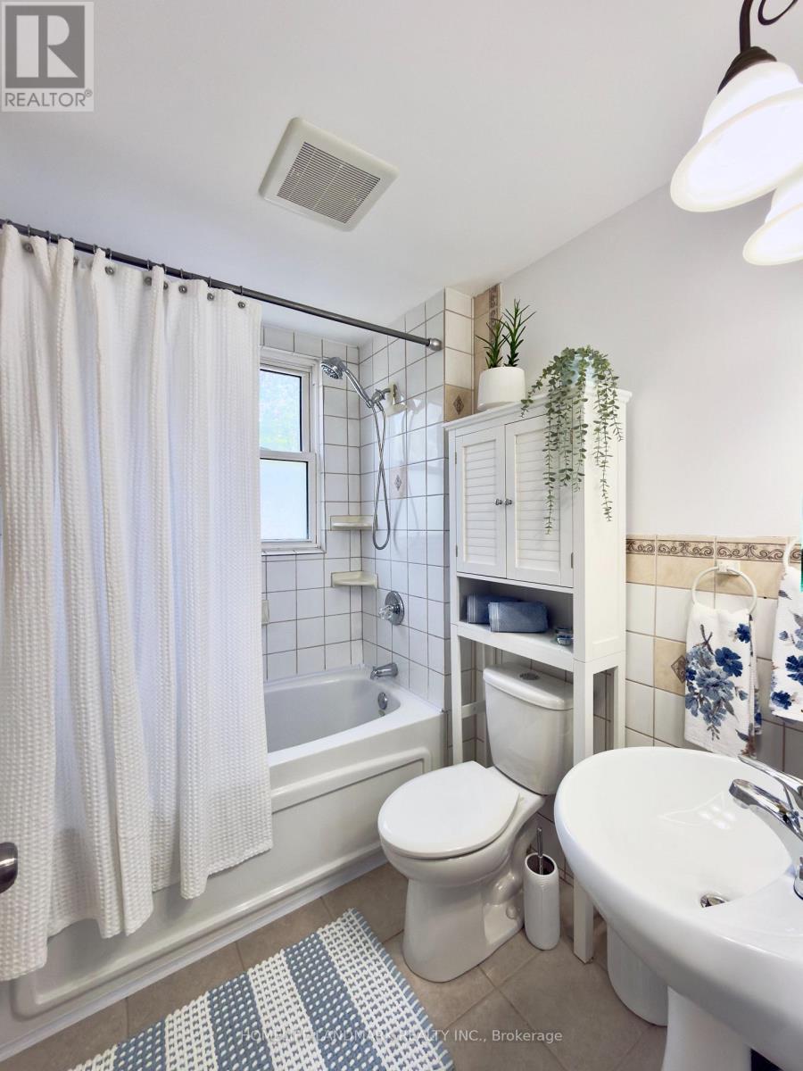 67 Banting Avenue, Oshawa, ON