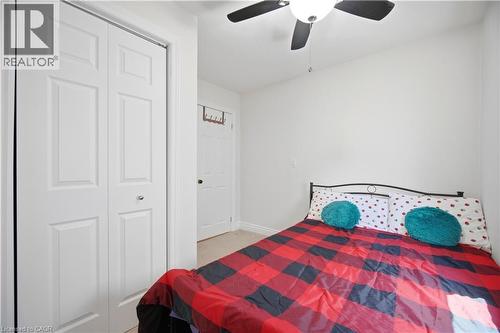 Compact room featuring light-colored walls and carpet flooring - 71 Beland Avenue N, Hamilton, ON 