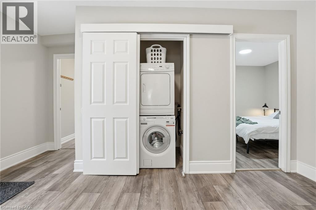 390 Hunter Street W, Hamilton, ON - Indoor Photo Showing Laundry Room