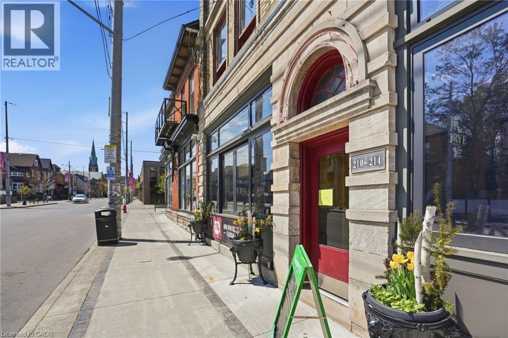 390 Hunter Street W, Hamilton, ON - Outdoor