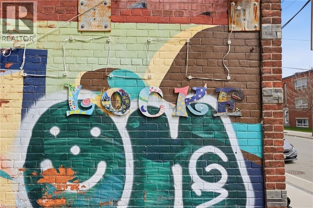 390 Hunter Street W, Hamilton, ON - Outdoor