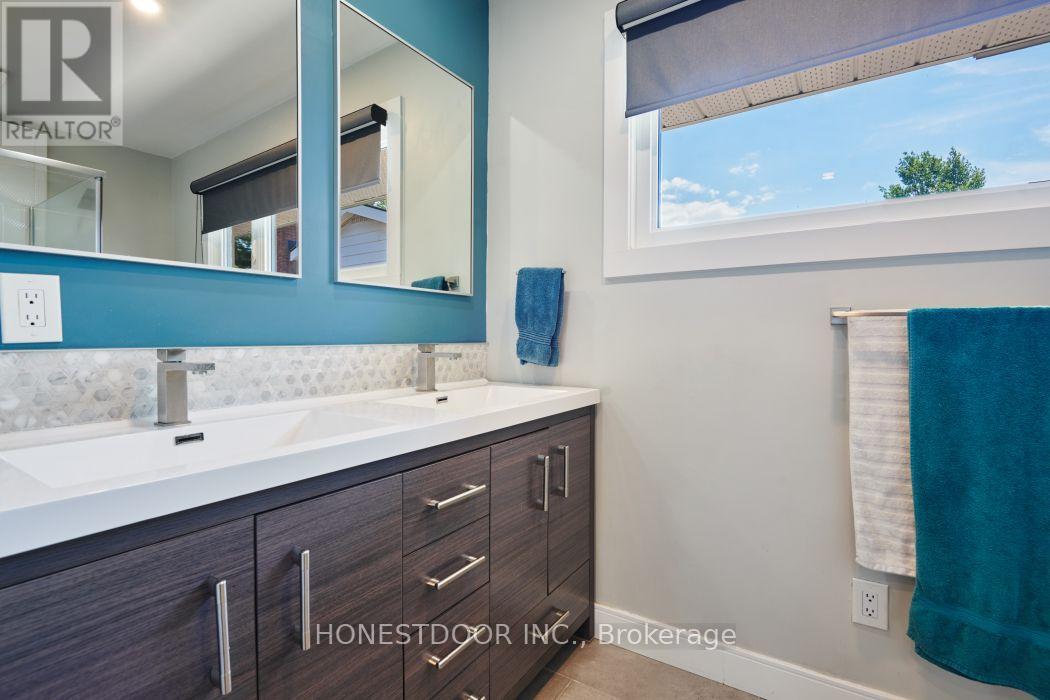 2601 Needham Crescent, Ottawa, ON