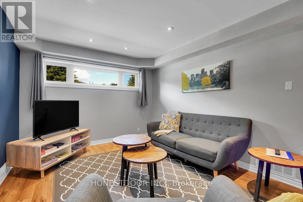 2601 Needham Crescent, Ottawa, ON