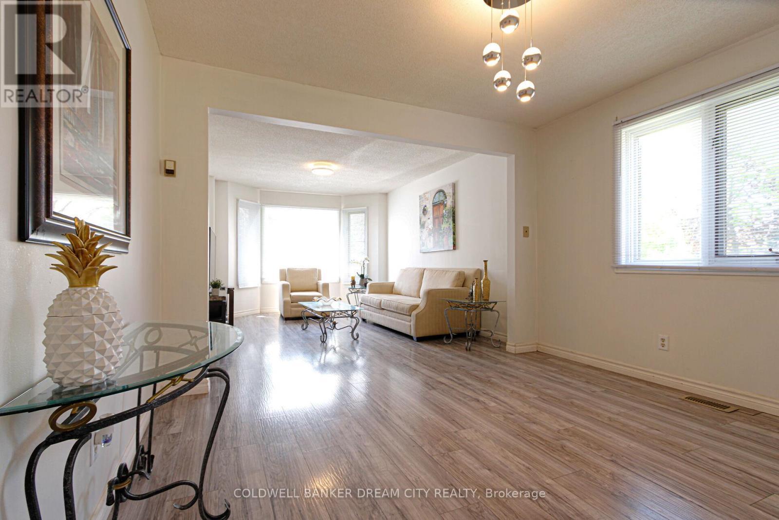 153 Fisher Mills Road, Cambridge, ON