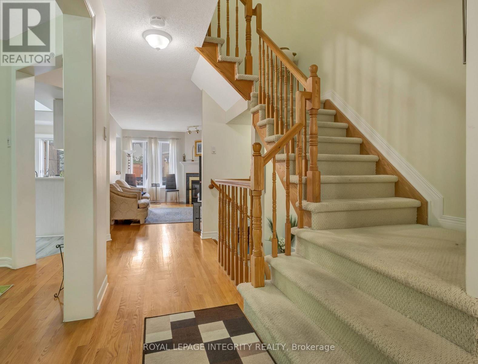 7 Westpointe Crescent, Ottawa, ON