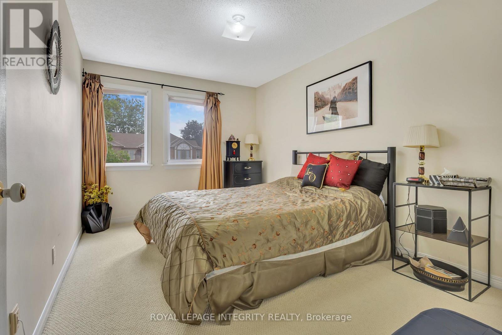 7 Westpointe Crescent, Ottawa, ON