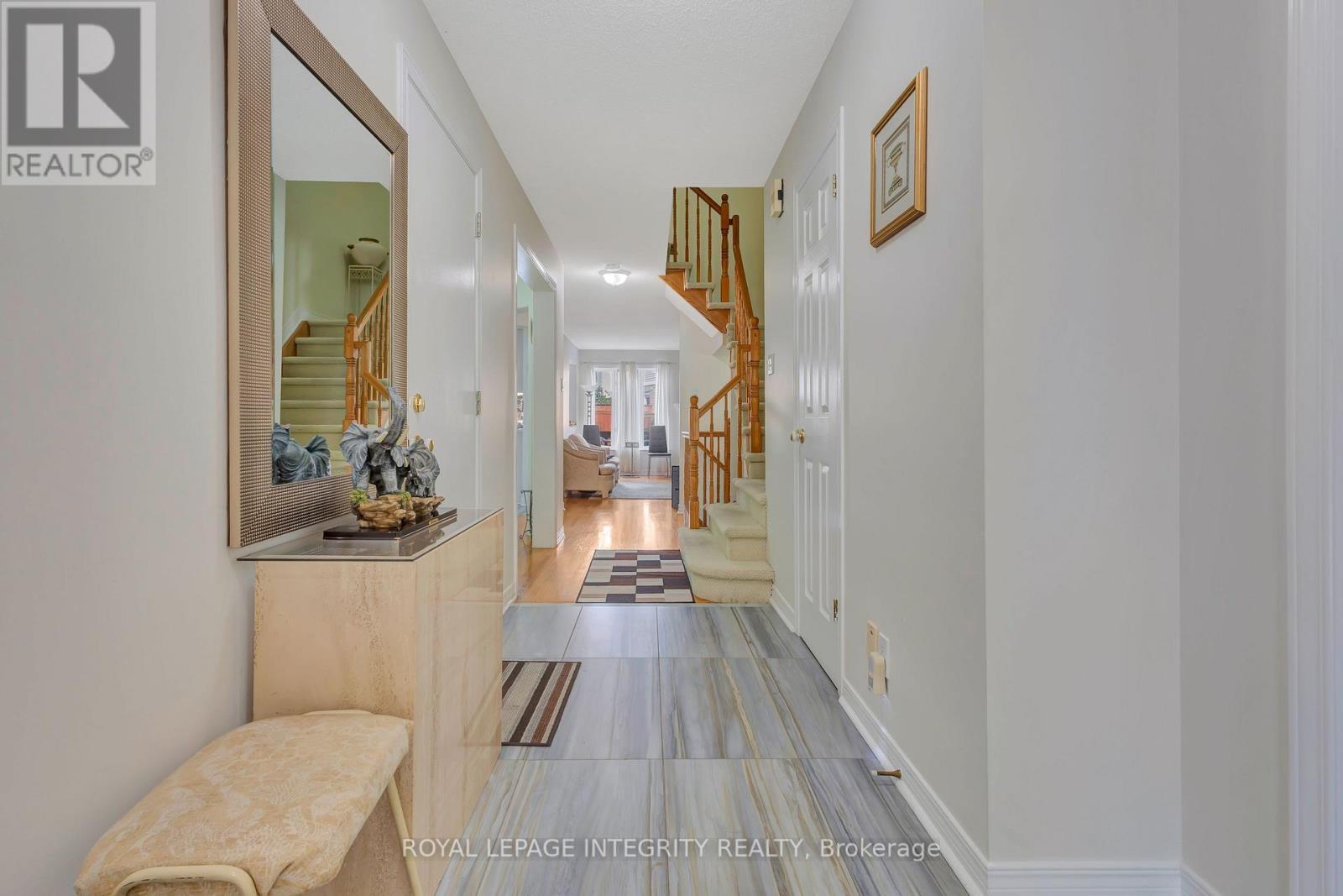 7 Westpointe Crescent, Ottawa, ON