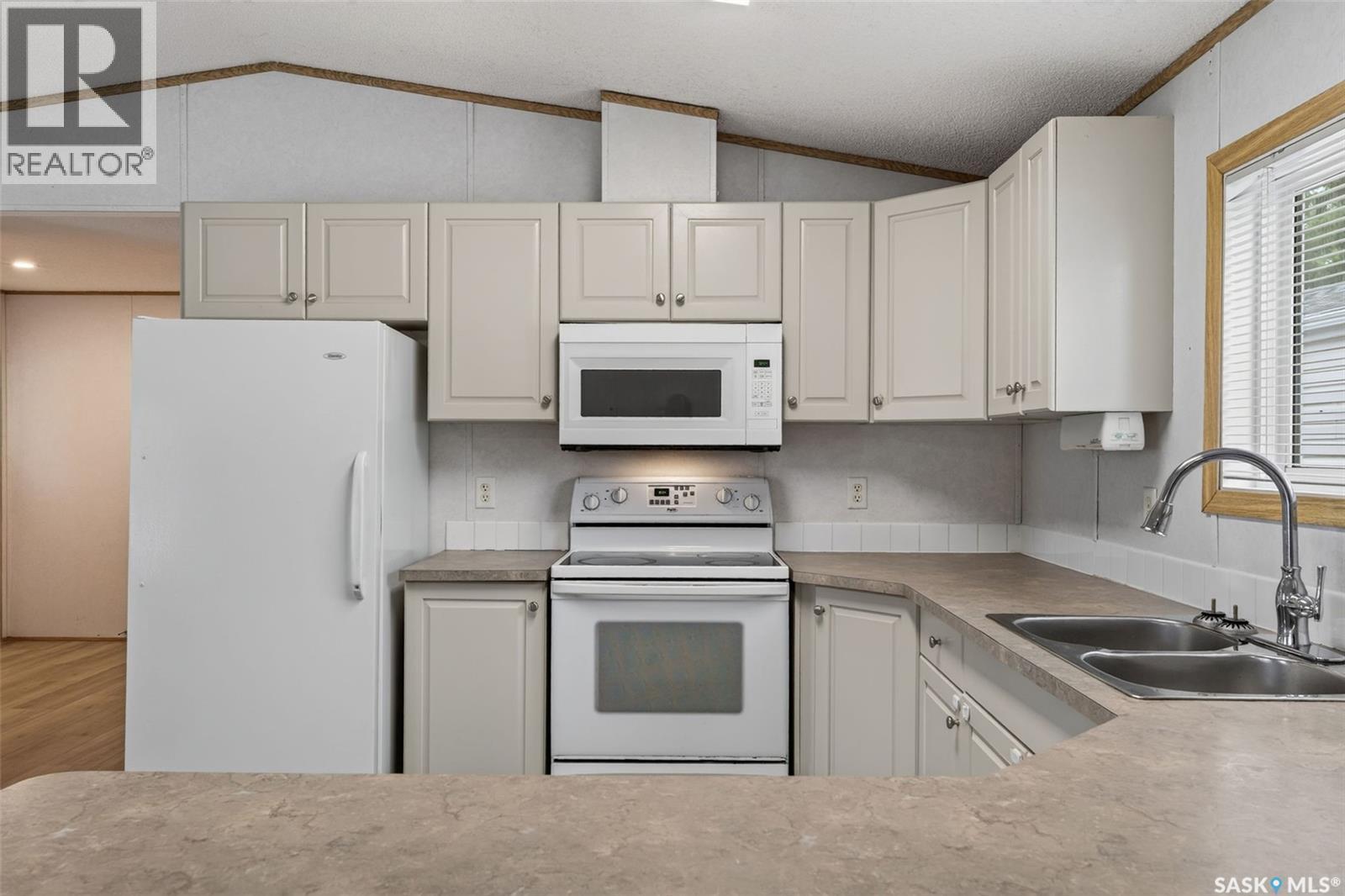 119 Railway Avenue, Kinistino, SK