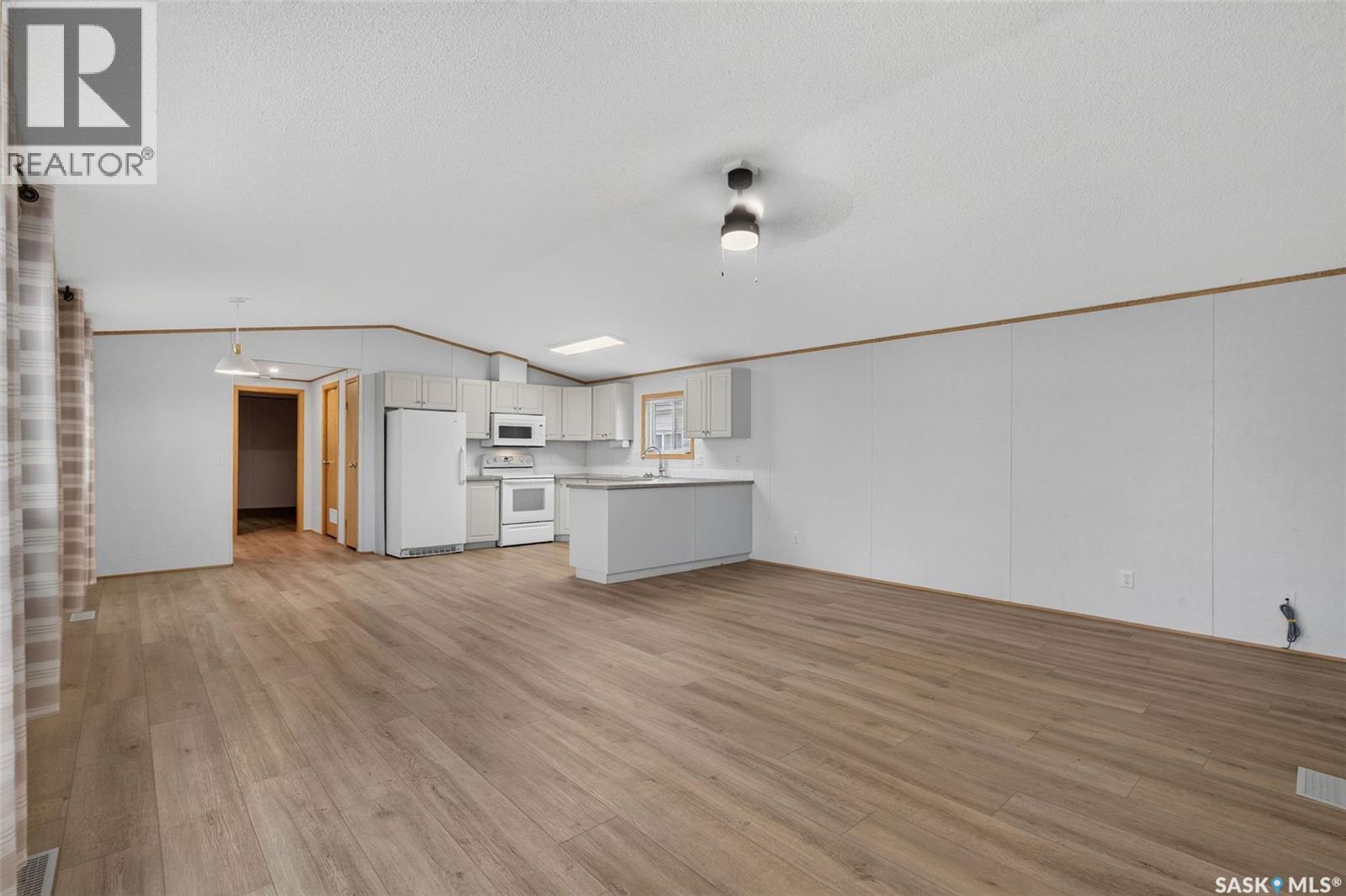 119 Railway Avenue, Kinistino, SK