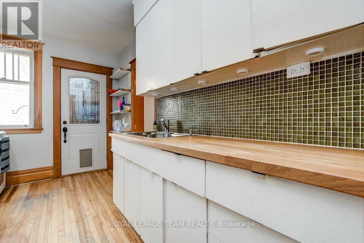 995 Gladstone Avenue, Ottawa, ON