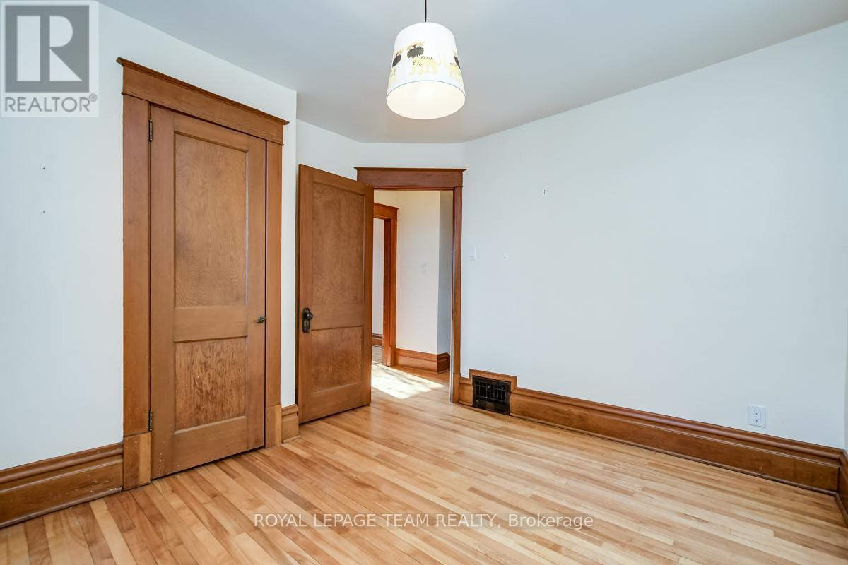 995 Gladstone Avenue, Ottawa, ON