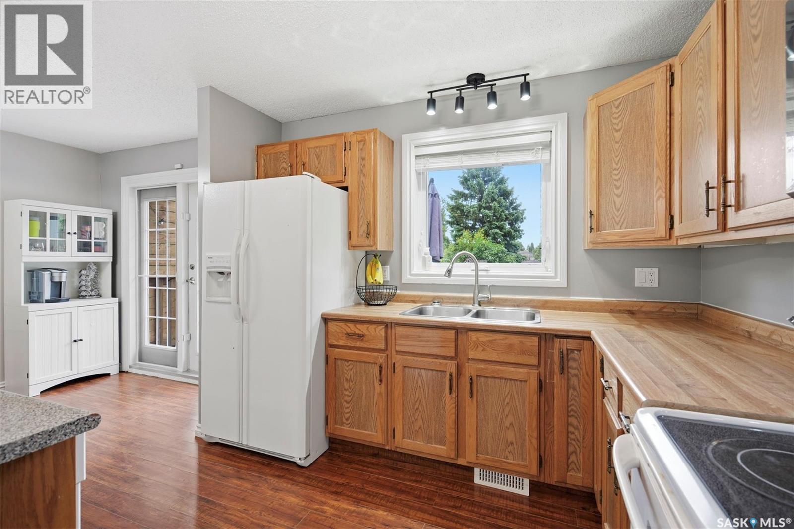 423 Nesbitt Way, Saskatoon, SK