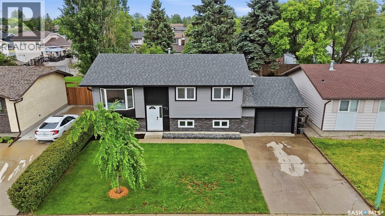 423 Nesbitt Way, Saskatoon, SK