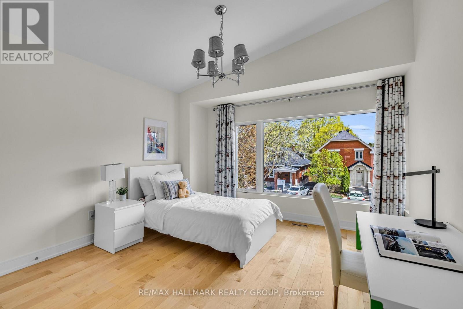 92 Grange Avenue, Ottawa, ON