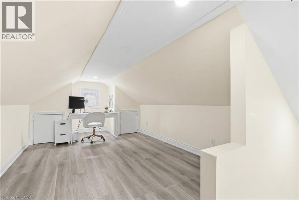 141 Mcanulty Boulevard, Hamilton, ON