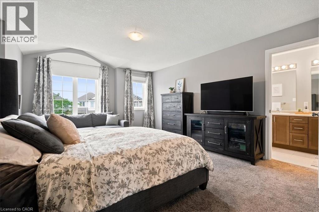 921 Eden Oak Court, Kitchener, ON - Indoor Photo Showing Bedroom