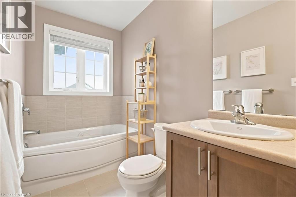 921 Eden Oak Court, Kitchener, ON - Indoor Photo Showing Bathroom