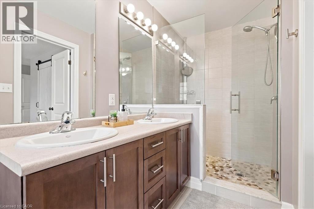 921 Eden Oak Court, Kitchener, ON - Indoor Photo Showing Bathroom