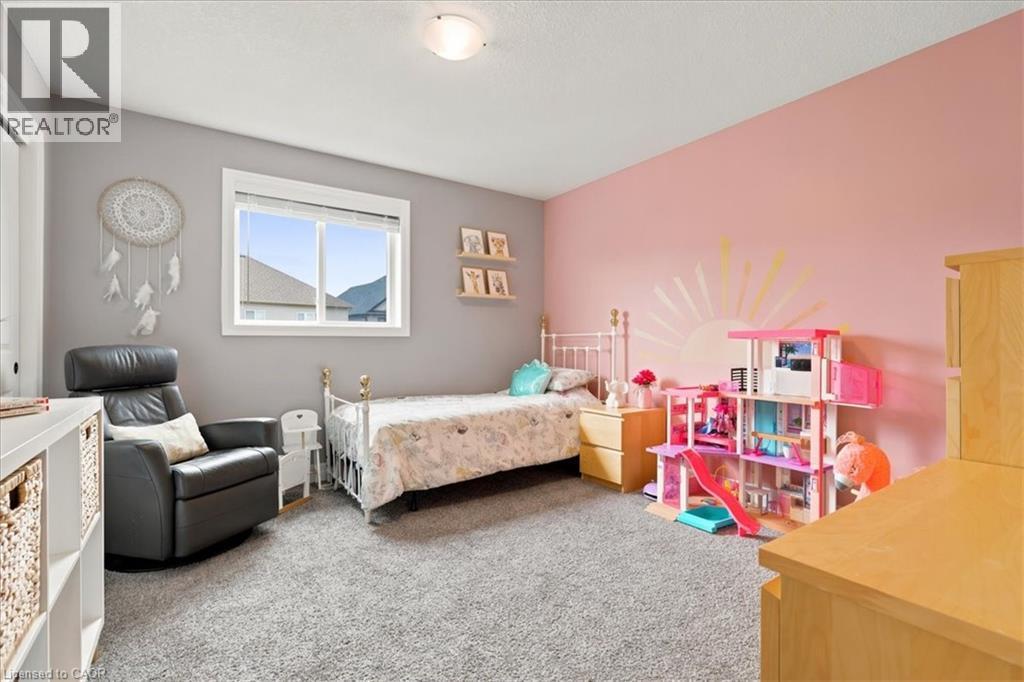 921 Eden Oak Court, Kitchener, ON - Indoor Photo Showing Bedroom