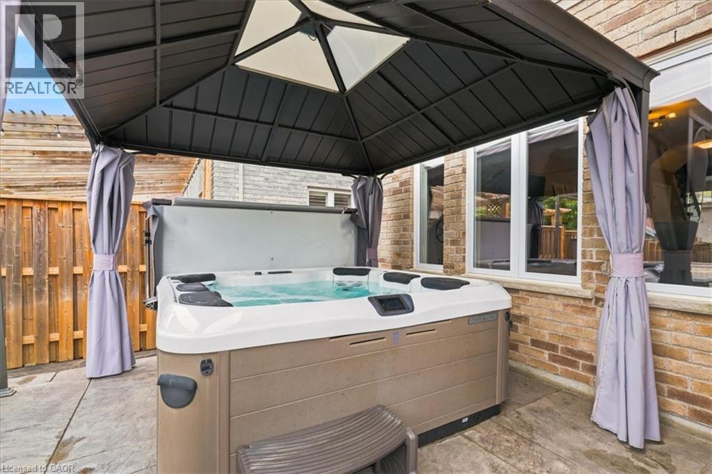 921 Eden Oak Court, Kitchener, ON - Outdoor With Deck Patio Veranda With Exterior