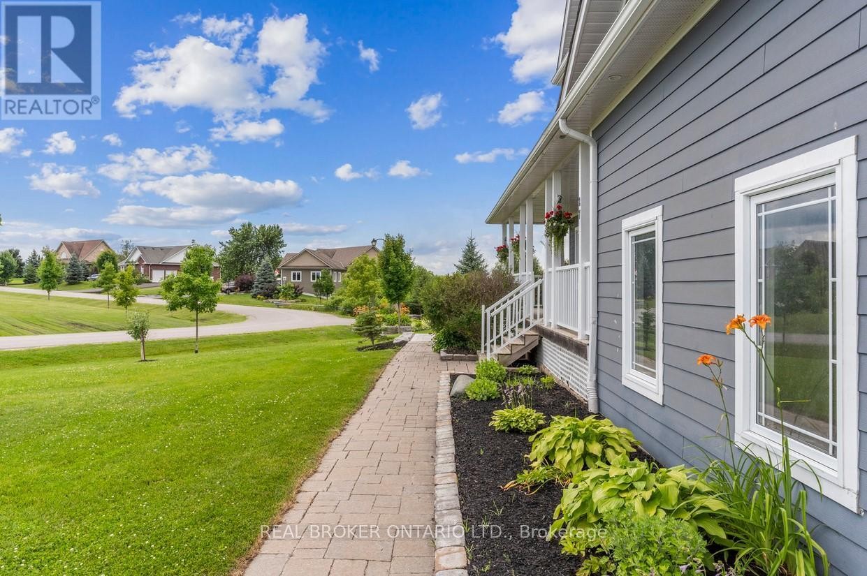27 Bagshaw Crescent, Uxbridge, ON