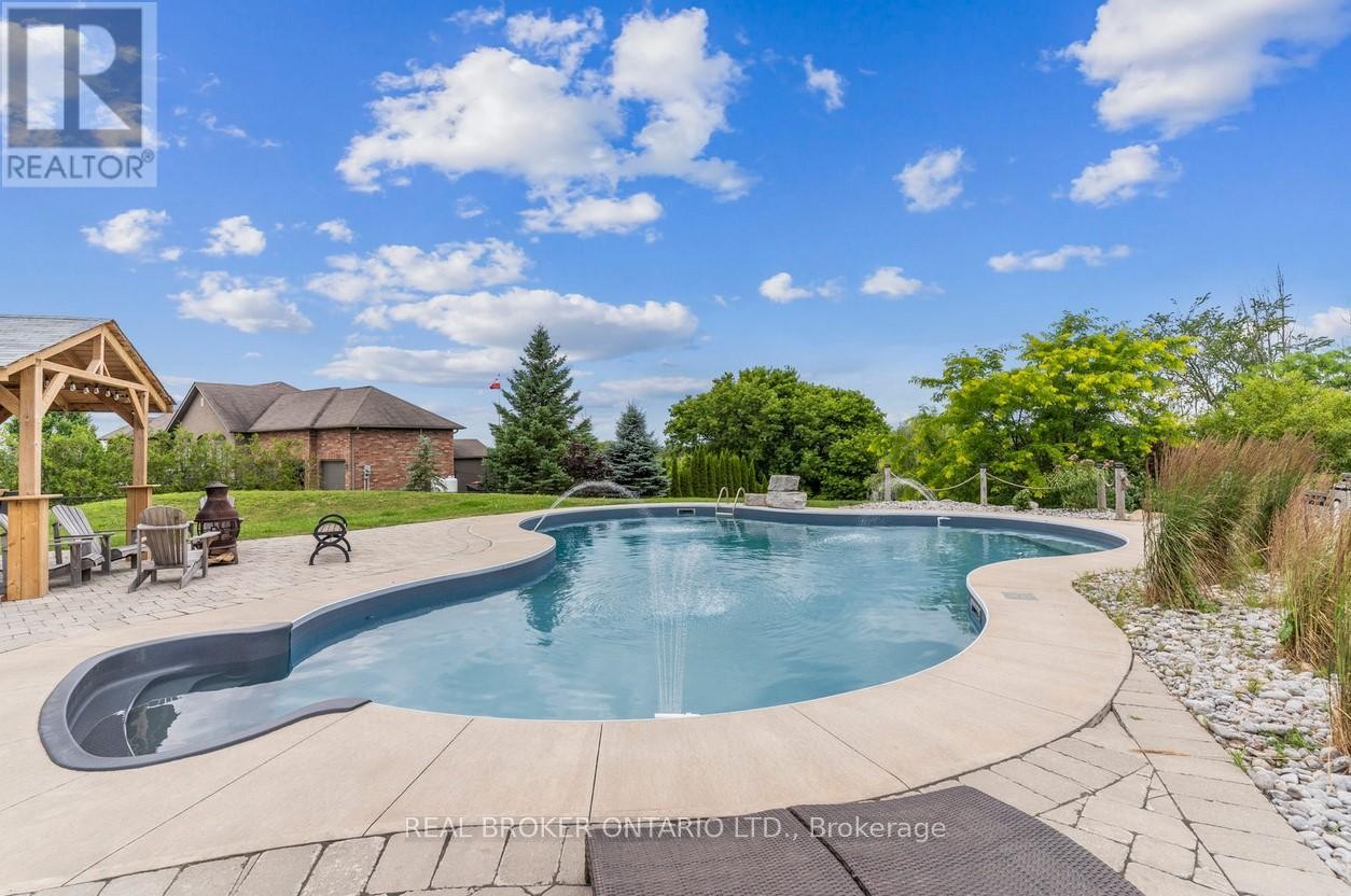 27 Bagshaw Crescent, Uxbridge, ON