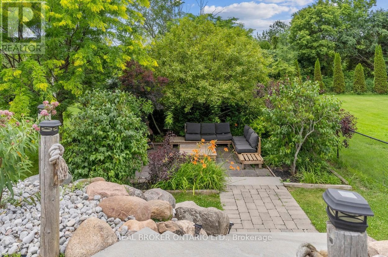 27 Bagshaw Crescent, Uxbridge, ON