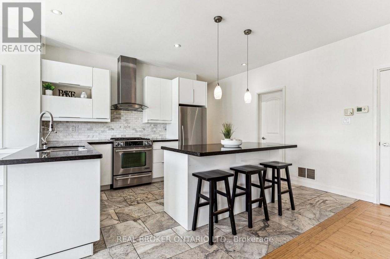27 Bagshaw Crescent, Uxbridge, ON