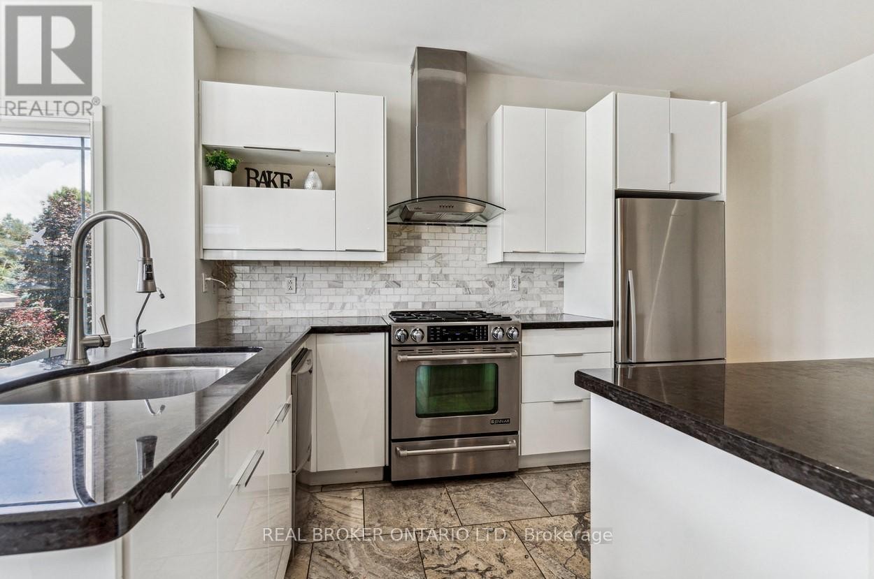 27 Bagshaw Crescent, Uxbridge, ON