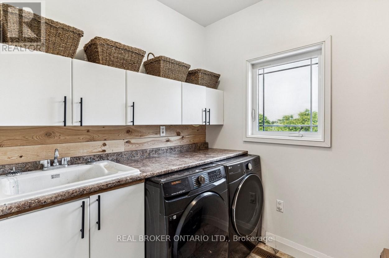 27 Bagshaw Crescent, Uxbridge, ON