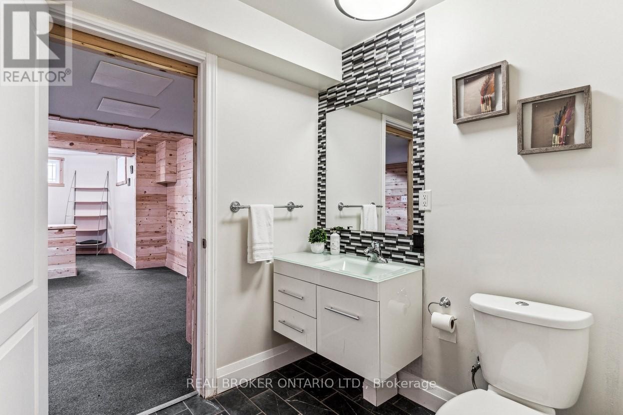 27 Bagshaw Crescent, Uxbridge, ON