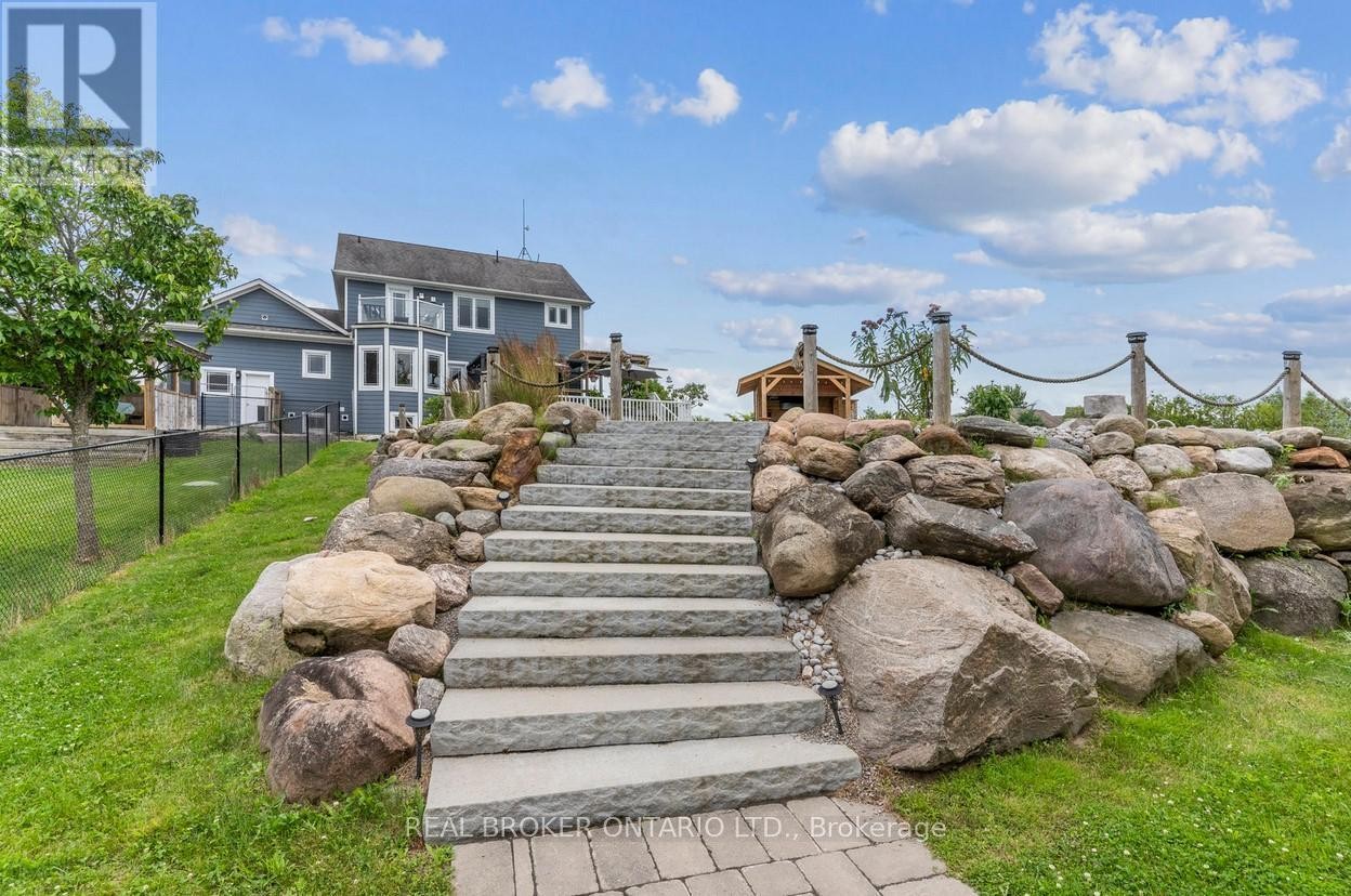 27 Bagshaw Crescent, Uxbridge, ON