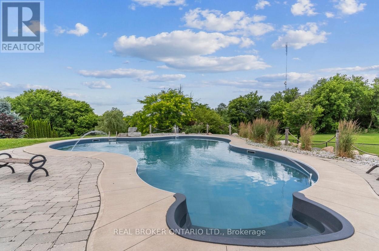27 Bagshaw Crescent, Uxbridge, ON