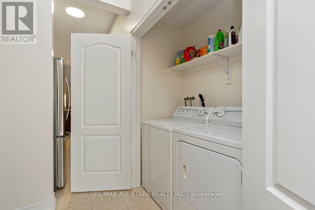 Main floor laundry - 52 Oasis Way, Markham, ON