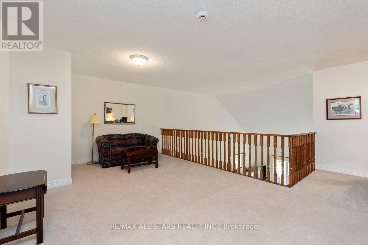 Loft family room & office area - 52 Oasis Way, Markham, ON