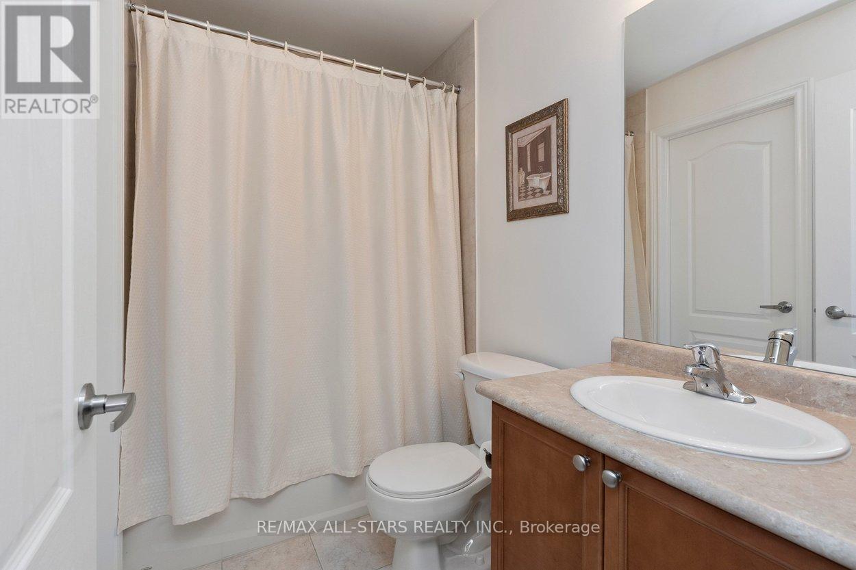 Full bathroom in loft - 52 Oasis Way, Markham, ON