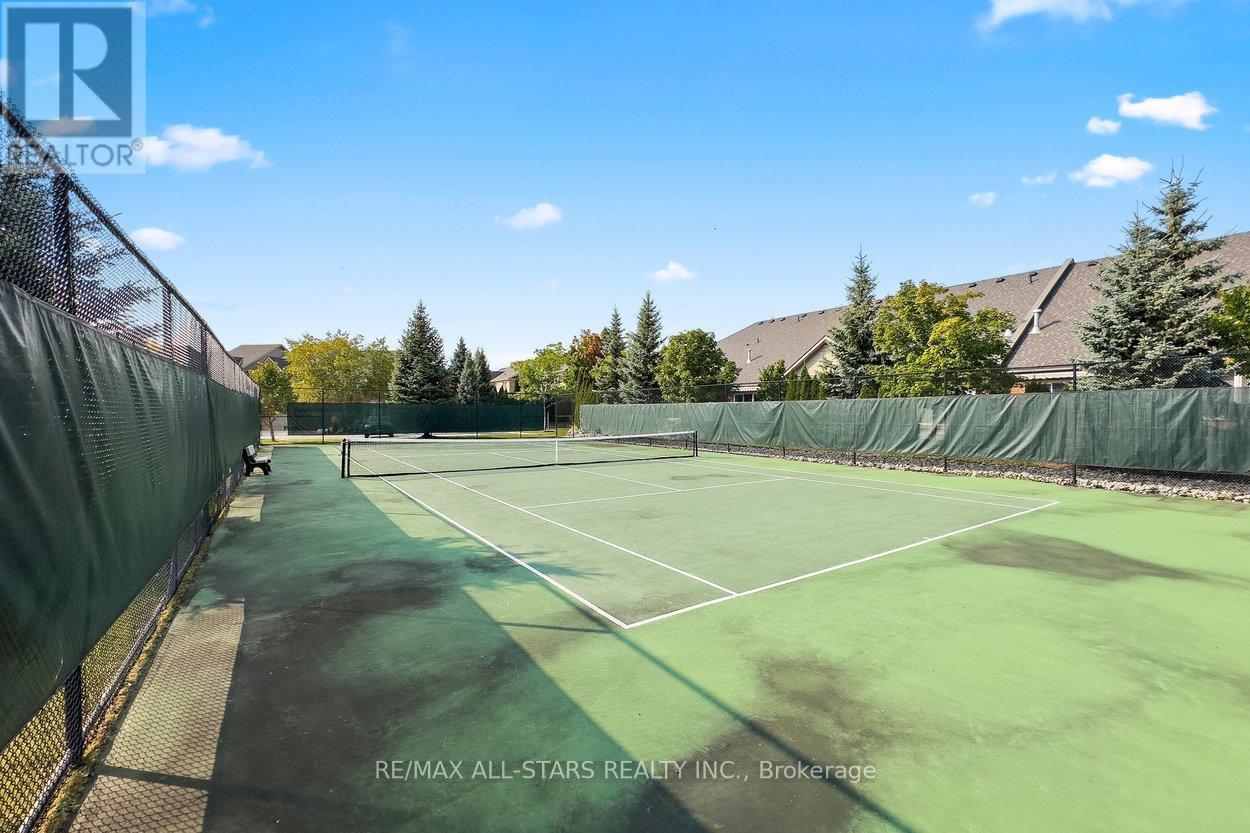 Bocce, Shuffleboard, pickleball & tennis courts - 52 Oasis Way, Markham, ON