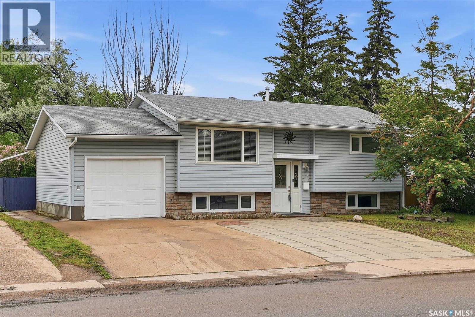 526 Mckercher Drive, Saskatoon, SK